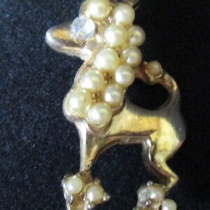 Vtg Unbranded Faux Pearls, Rhinestone Polished Gold Tone Poodle Brooch/Pin 1.5"